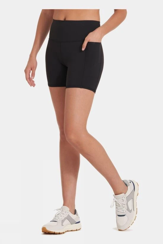 Vuori Womens Studio Pocket Shorts - Image 3