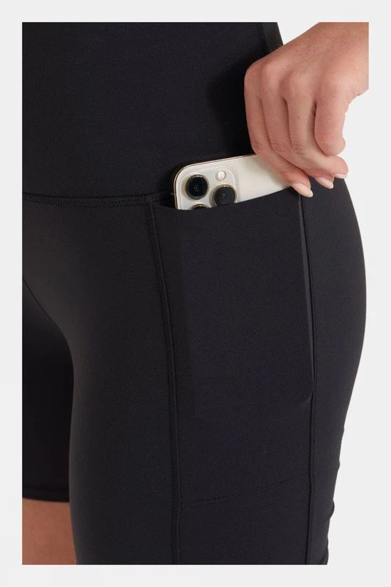 Vuori Womens Studio Pocket Shorts - Image 5